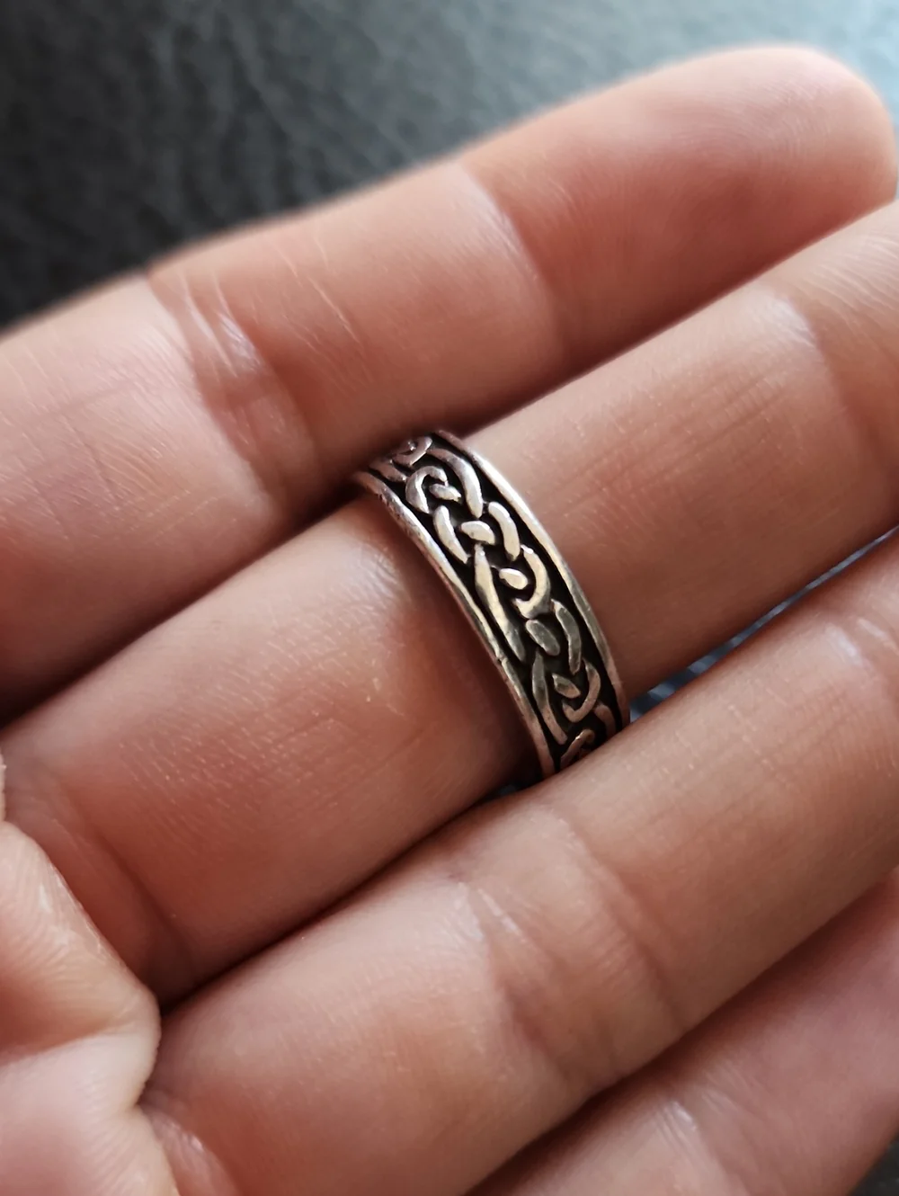 Sterling Silver Celtic Knot Pattern Ring- Size 8.75